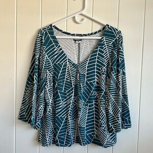 Manuhealii Green Blue White Bell Sleeves Top Size Medium